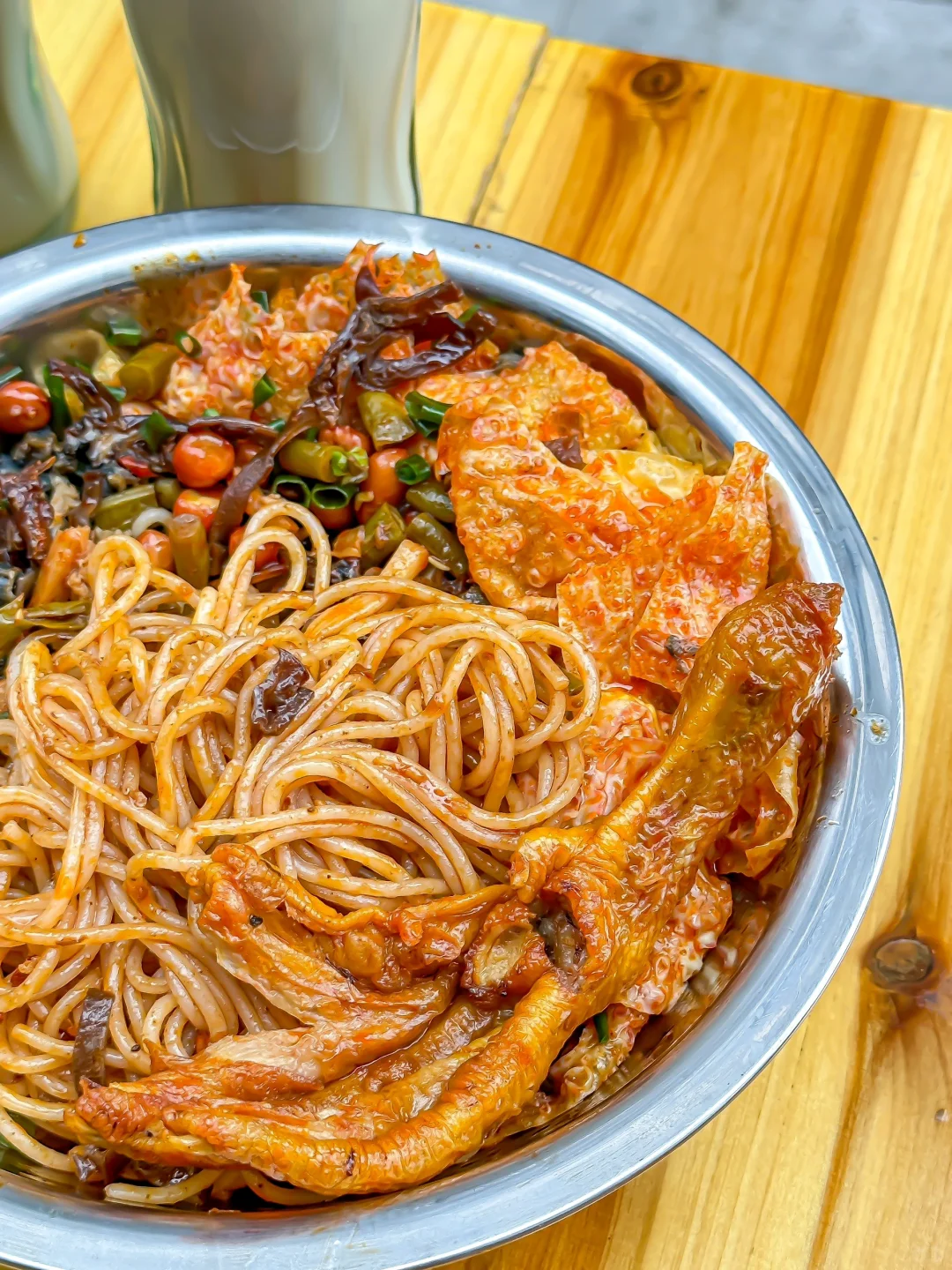 来柳州第一件事！下动车直奔这家螺蛳粉