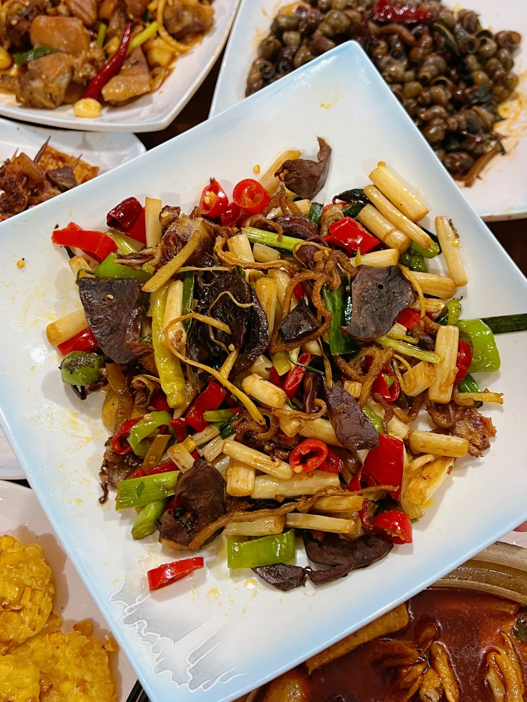 柳州这家大排档，闺蜜说她排队也要吃