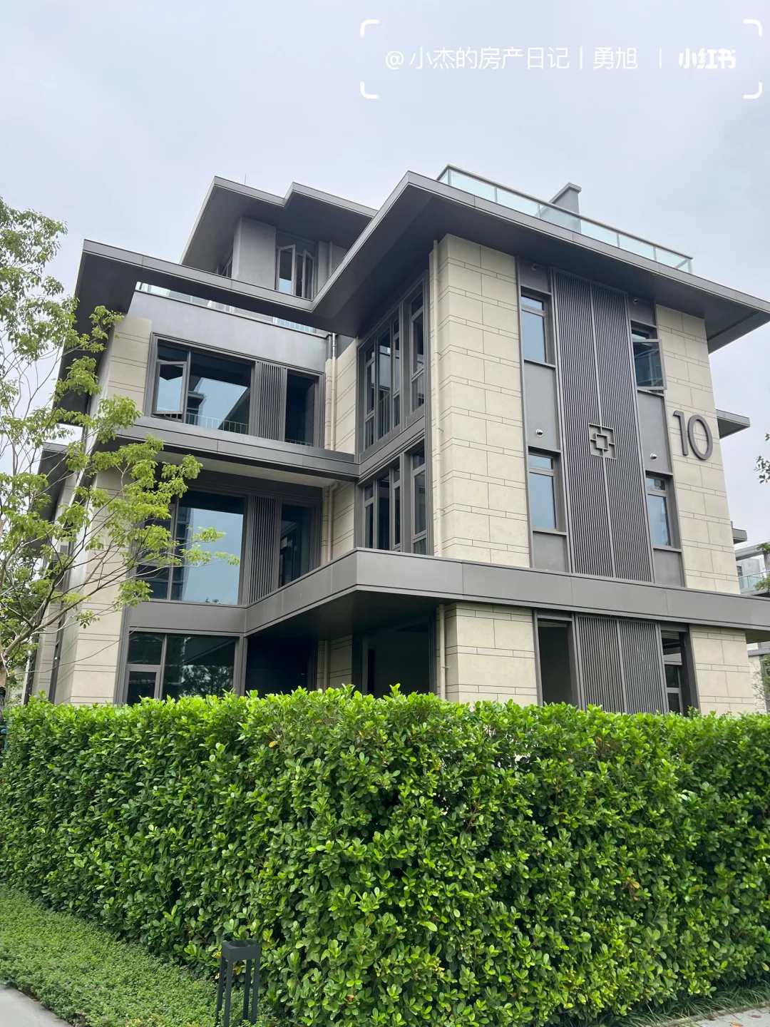 南宁邕江旁199万别墅合院，143平共6层