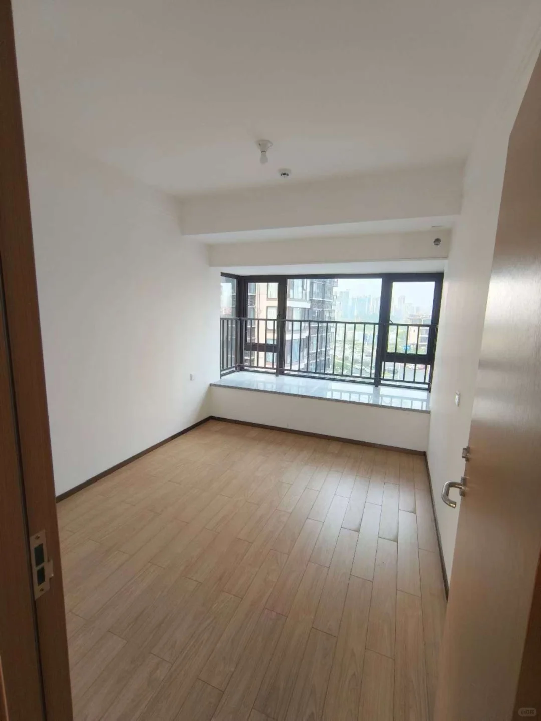 南宁精装四房，总价73万，精装4房