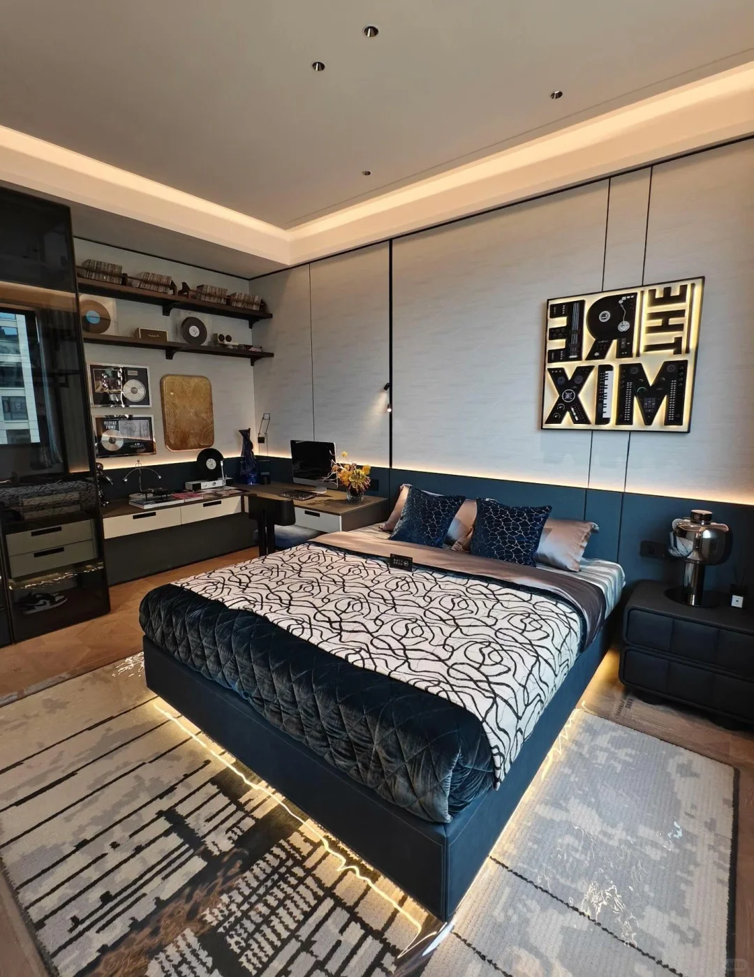 闭眼冲！420万上车246平江景大平层