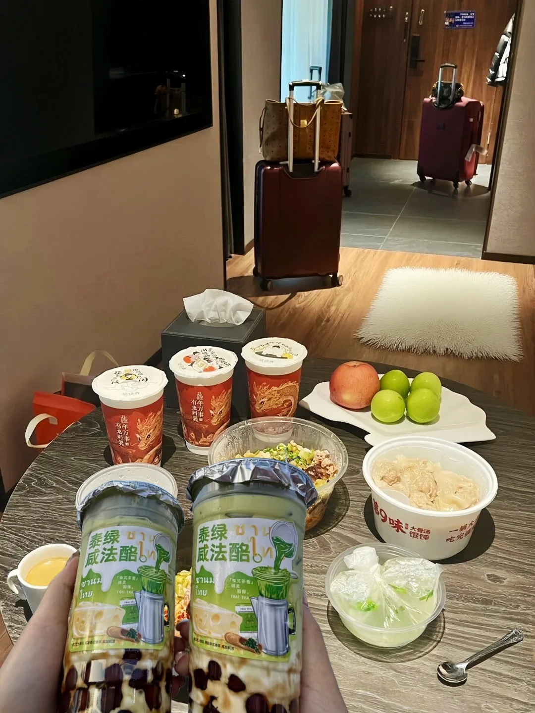 柳州！五星街！89俩人😭不想退房！！