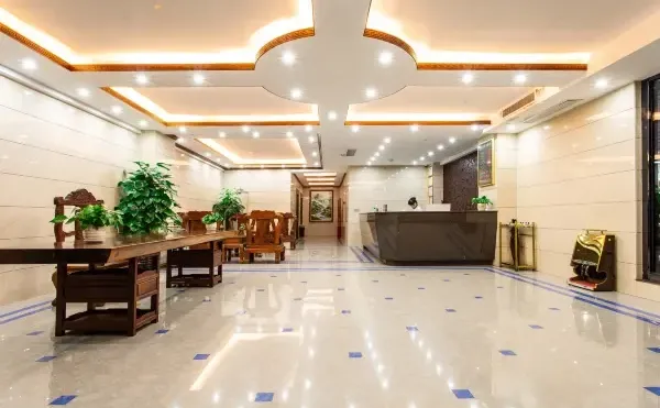 防城港酒店被我蹲到跳楼价！50元/晚还含早