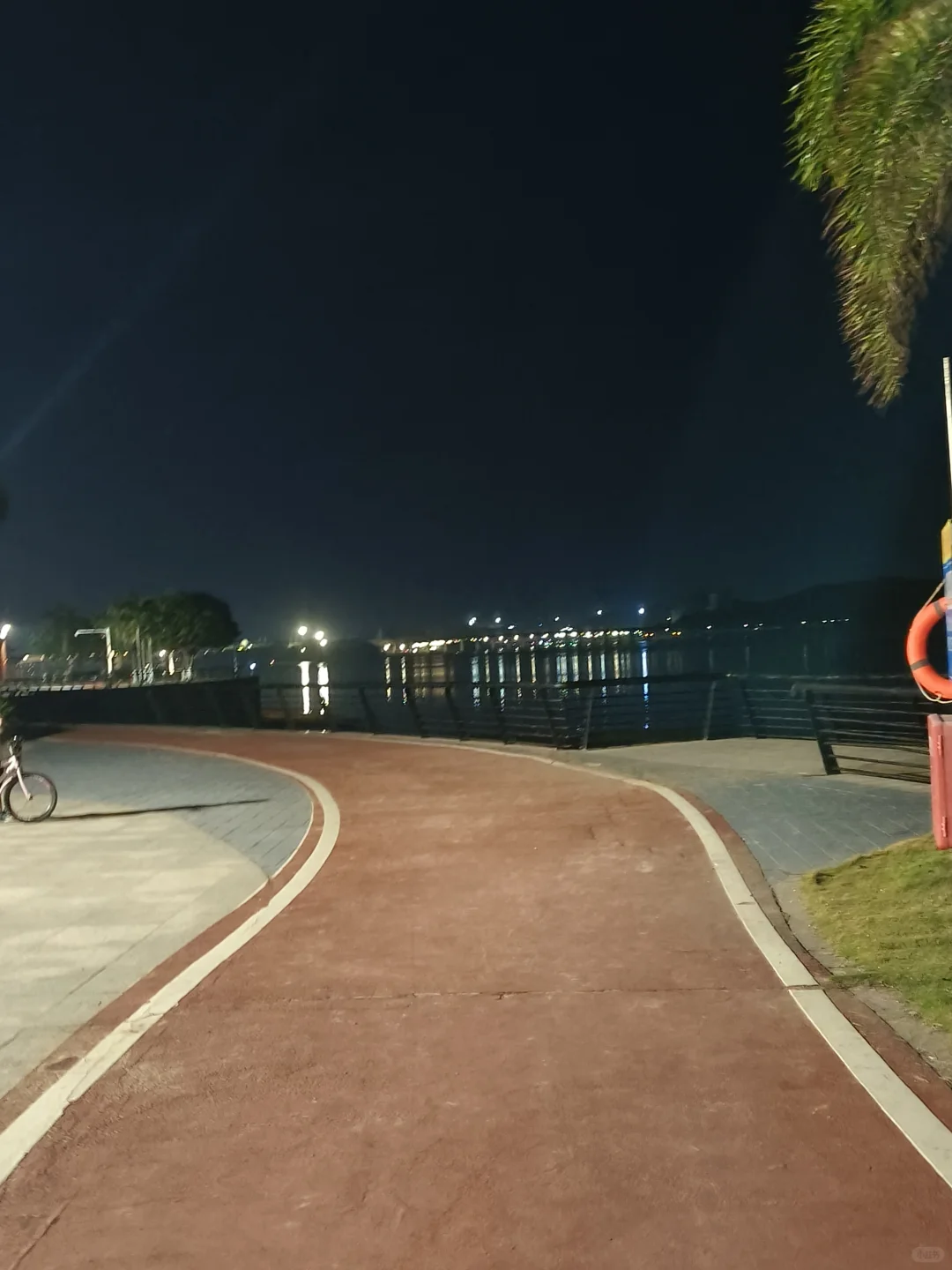 防城港的跑道真是惊艳到我了