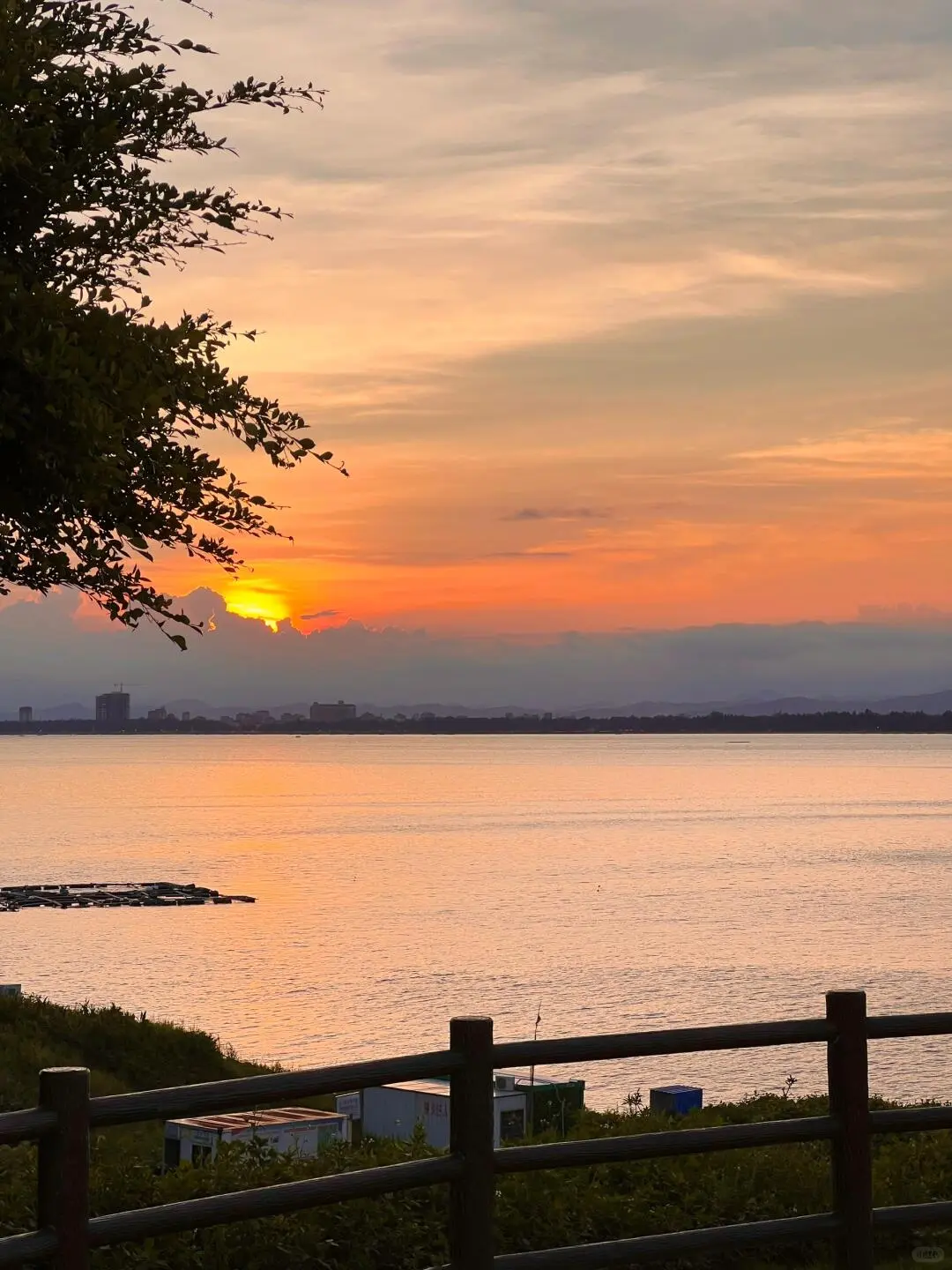以为北海已经够美了，直到我去了防城港……