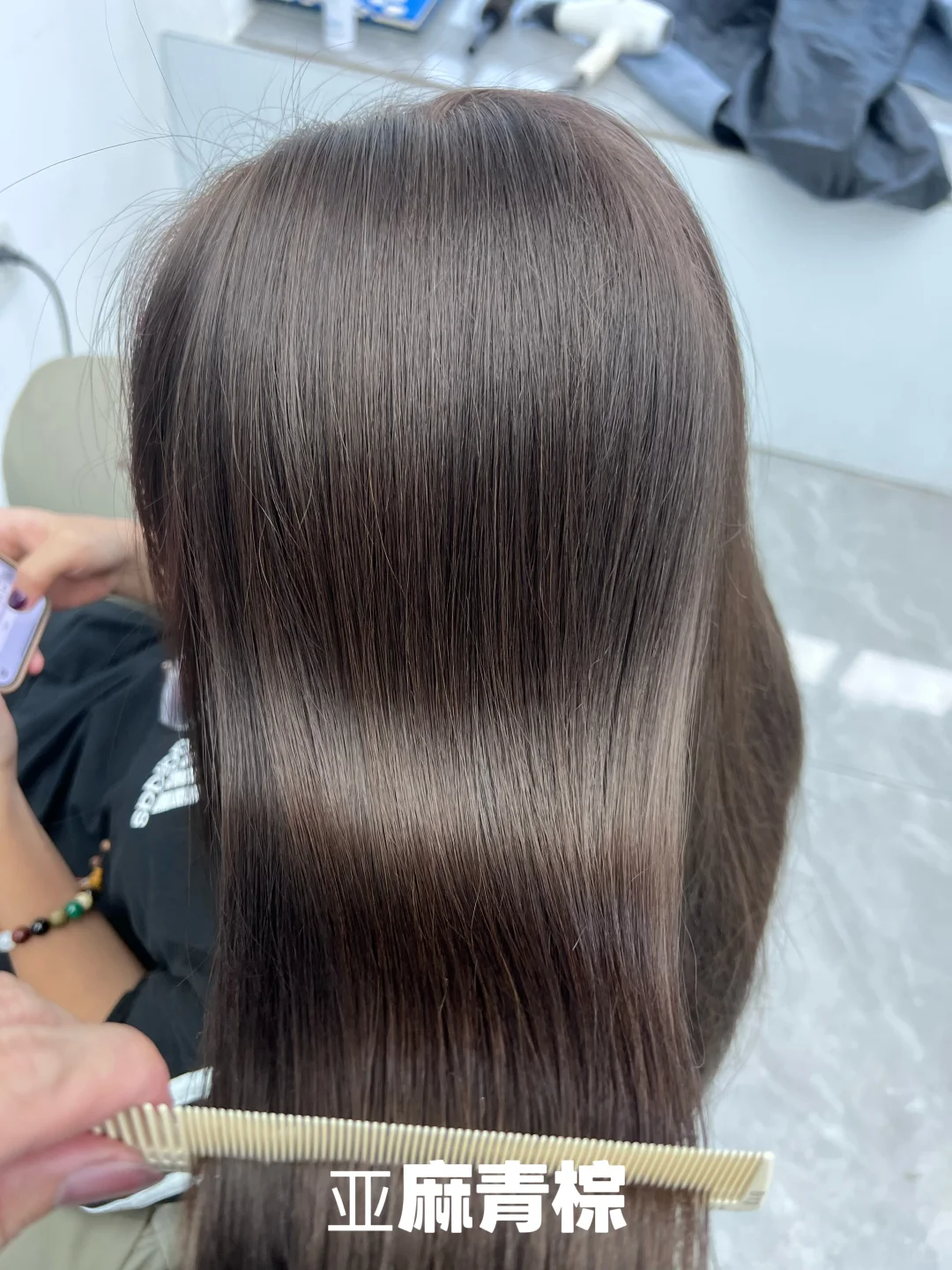 95后在广州回南宁开了一家198的染发店