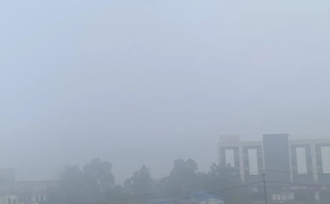 今日是雾蒙蒙的柳州