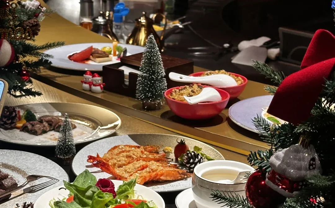 南宁坠有圣诞氛围感的地方出现了！！好吃出片