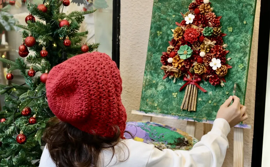 好珍贵的画面啊｜柳州亲子diy油画松果画