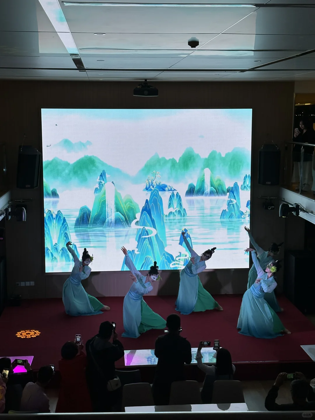 不是上海。。是柳州！被柳州的夜景美疯了！！