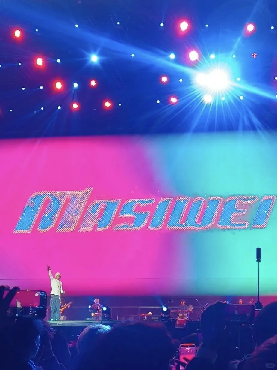 好羡慕柳州人。。吃个宵夜也能偶遇明星！！