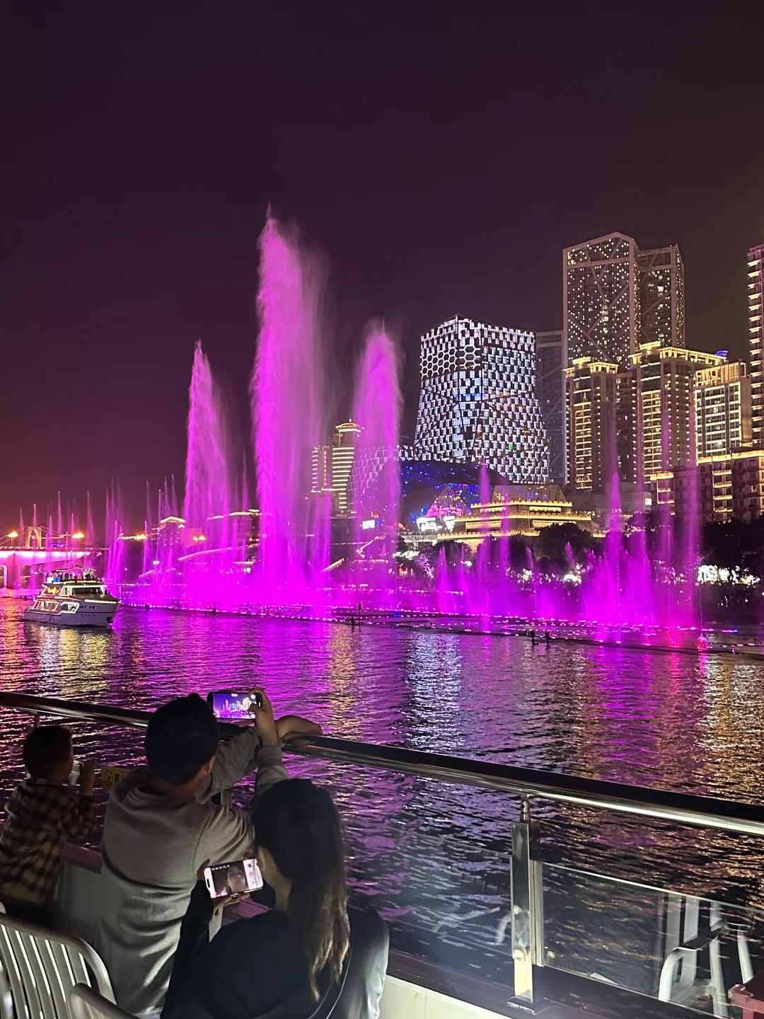 不是上海。。是柳州！被柳州的夜景美疯了！！