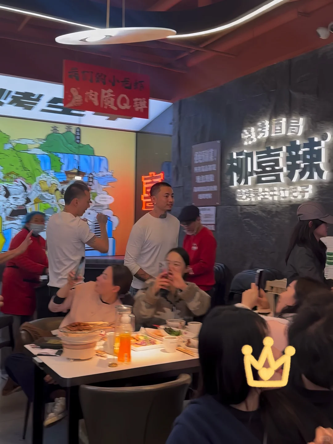 好羡慕柳州人。。吃个宵夜也能偶遇明星！！