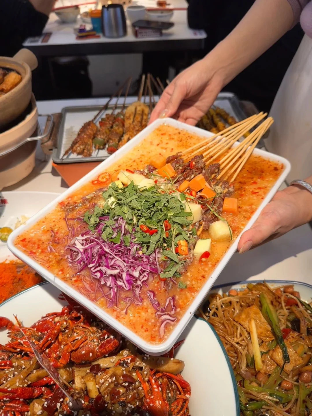 好羡慕柳州人。。吃个宵夜也能偶遇明星！！