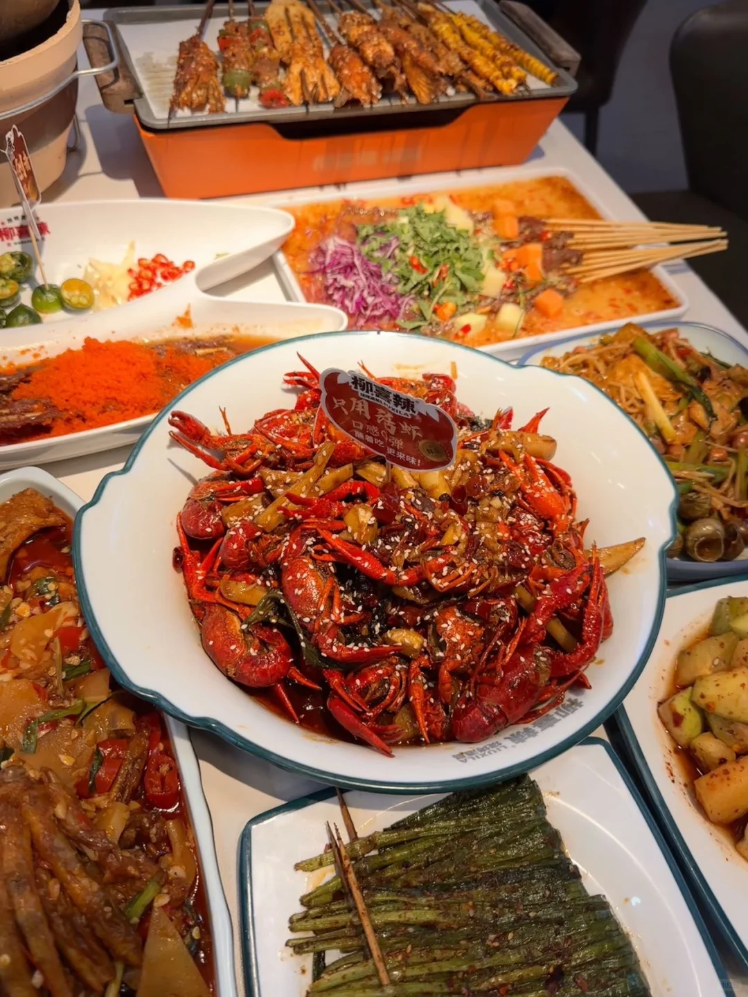 好羡慕柳州人。。吃个宵夜也能偶遇明星！！