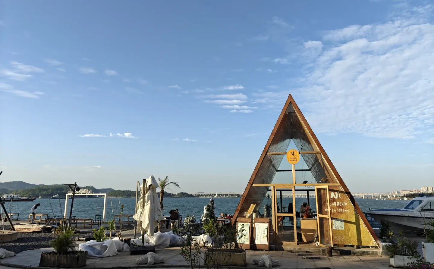 🌊 防城港的海风与灯塔