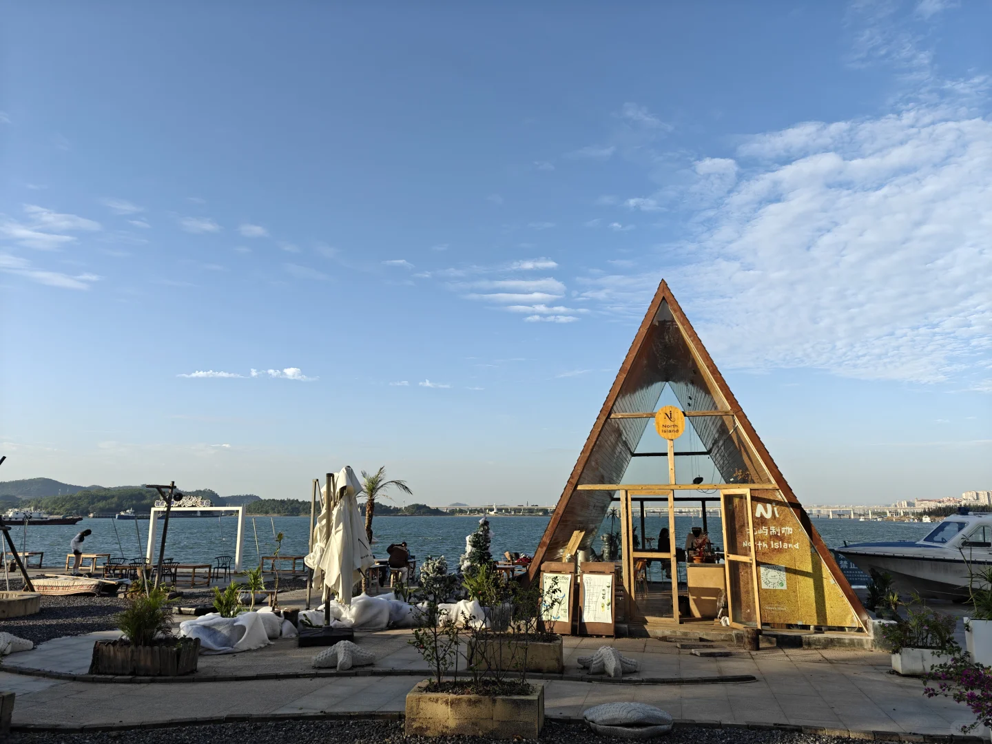 🌊 防城港的海风与灯塔