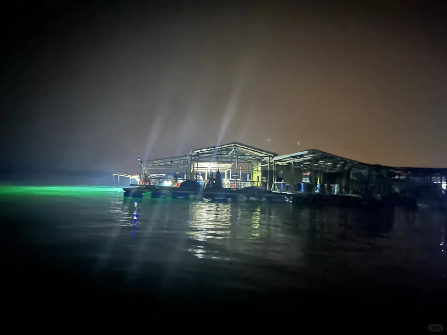 防城港海上平台畅钓12小时，自带帐篷可露营