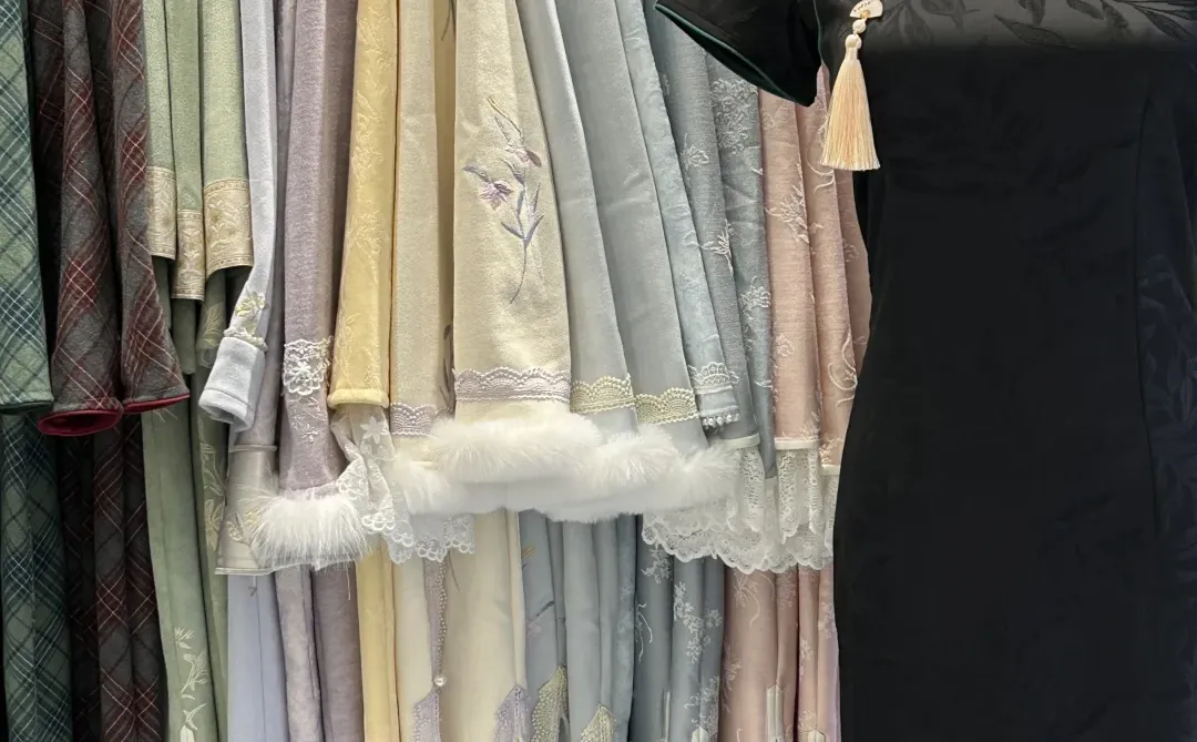 柳州五星街百元旗袍』买啦3️⃣件❗开心