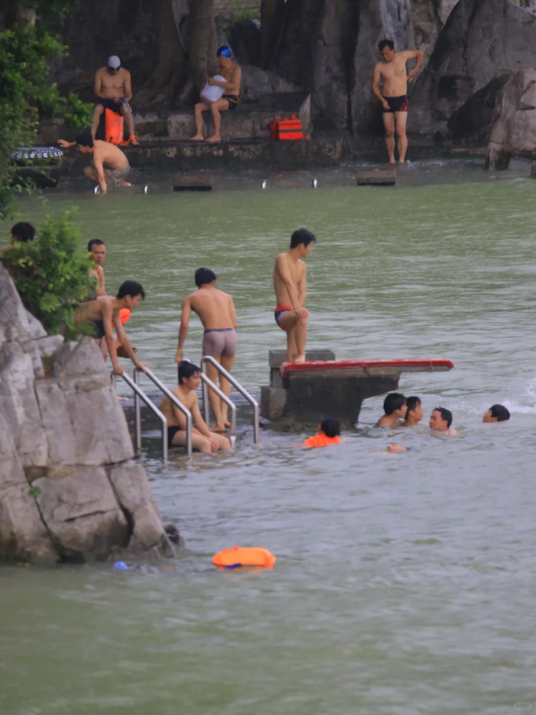 整个柳州就是个巨大的游泳池❗️❗️❗️