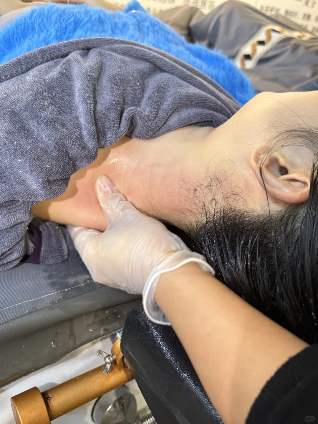 柳州人也太会享受了！！茶麸洗头太舒服了！！