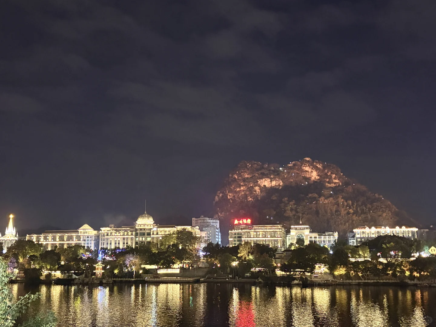 需要帶1TB的胃來這個地方裝小吃｜柳州