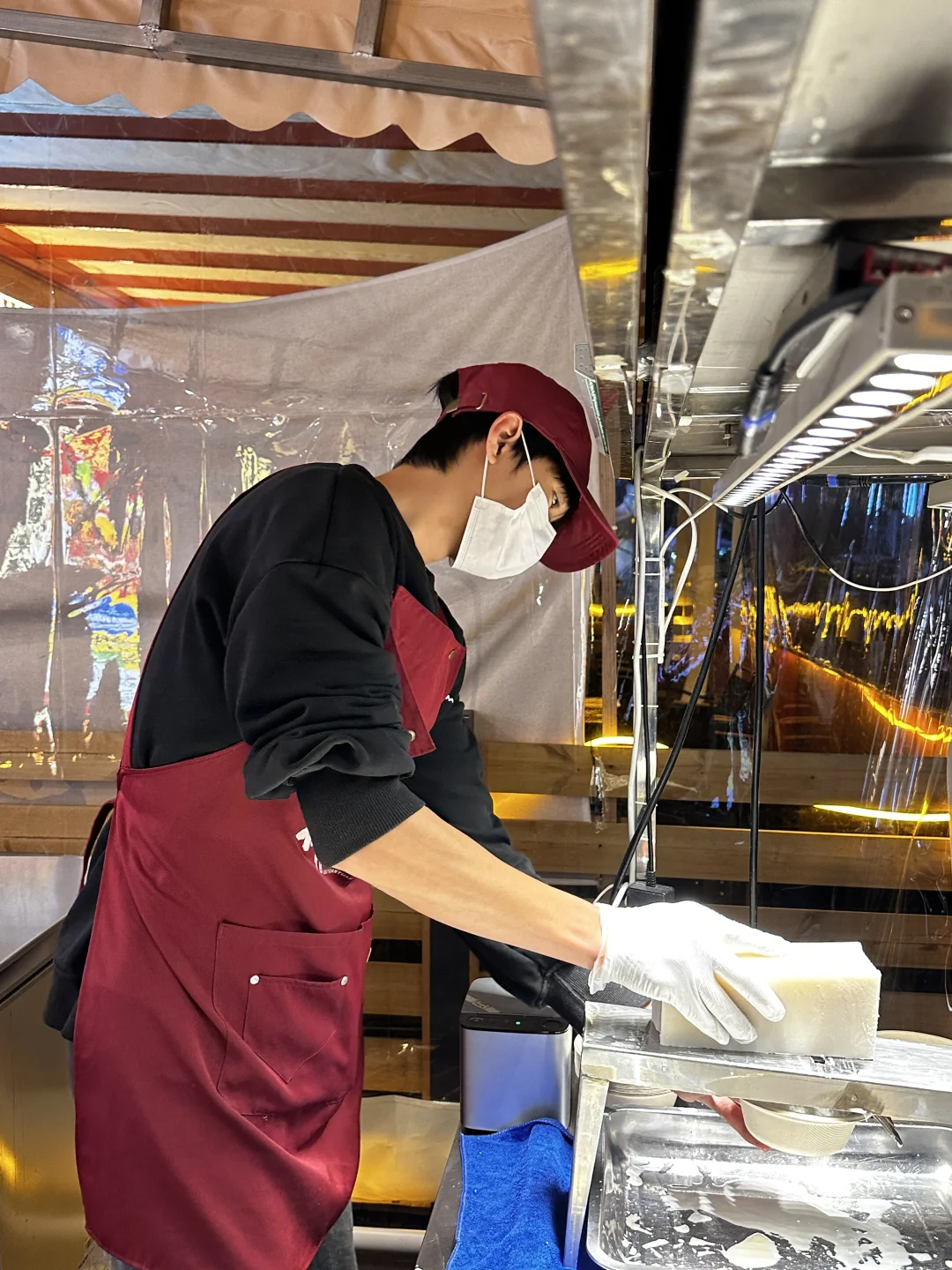 柳州海底捞这个帅哥！！