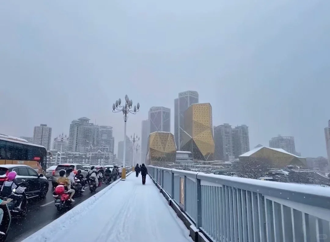 降温了，快来柳州看雪