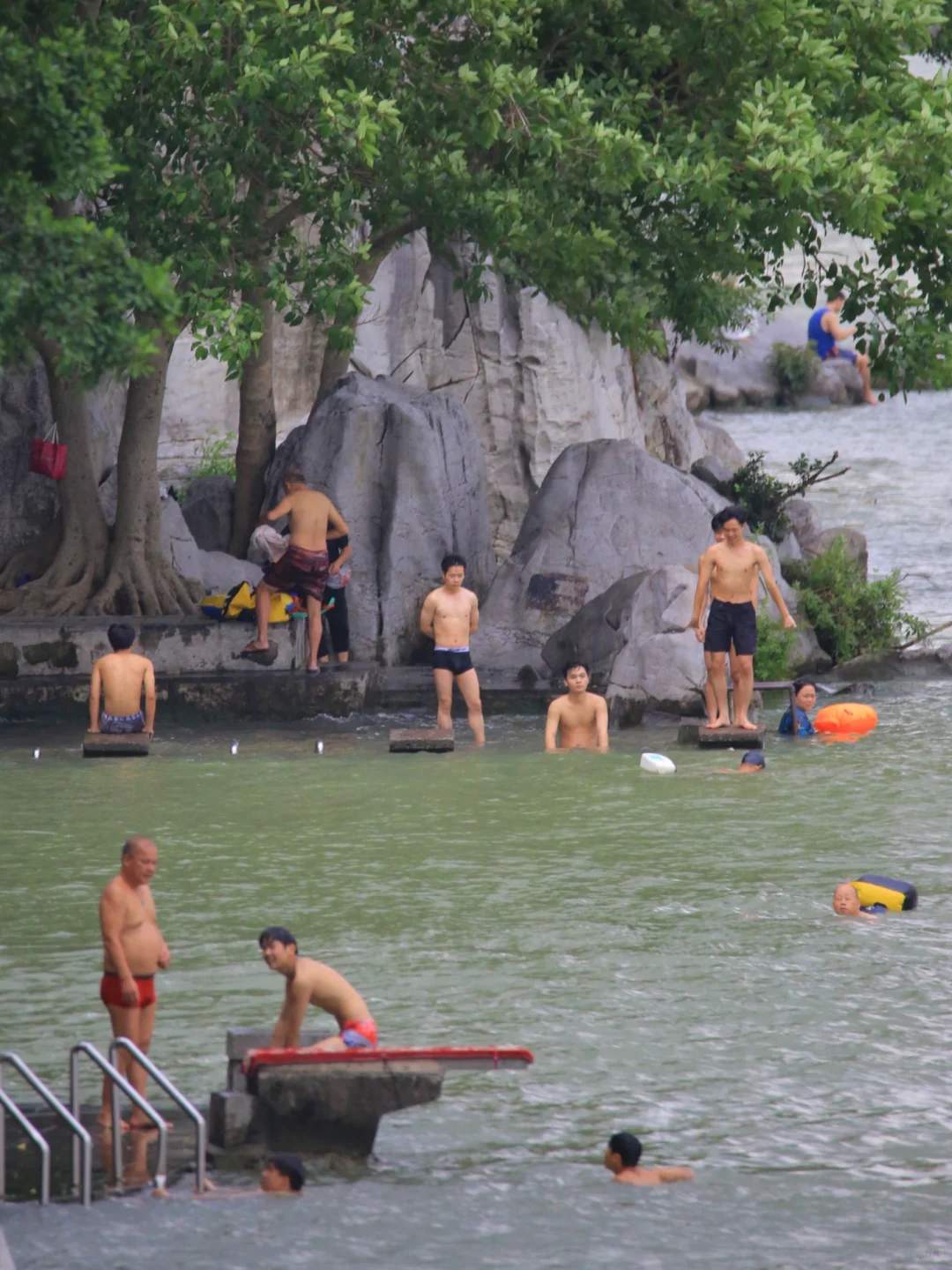 整个柳州就是个巨大的游泳池❗️❗️❗️