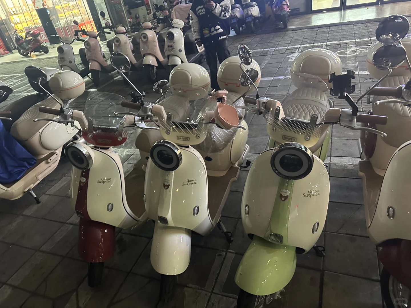 来柳州旅游租电动车能不能载一个人