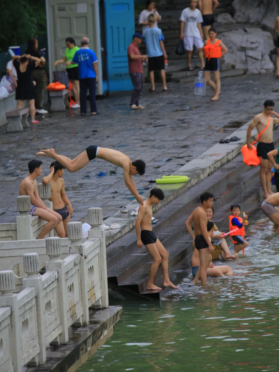 整个柳州就是个巨大的游泳池❗️❗️❗️