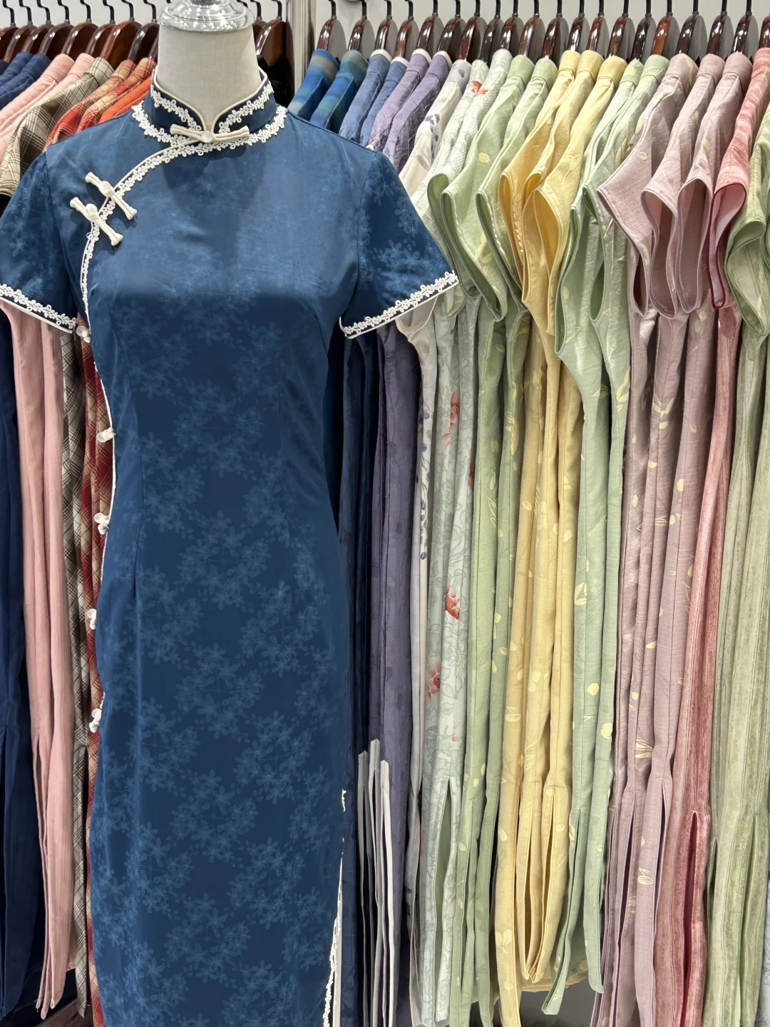 柳州五星街百元旗袍』买啦3️⃣件❗开心