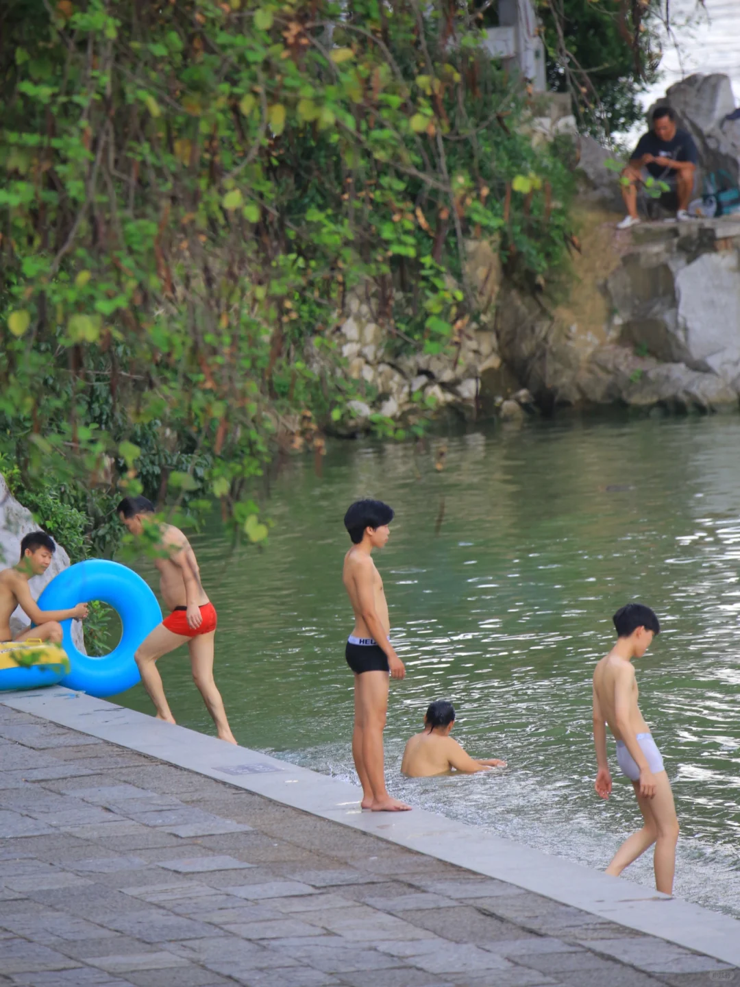 整个柳州就是个巨大的游泳池❗️❗️❗️