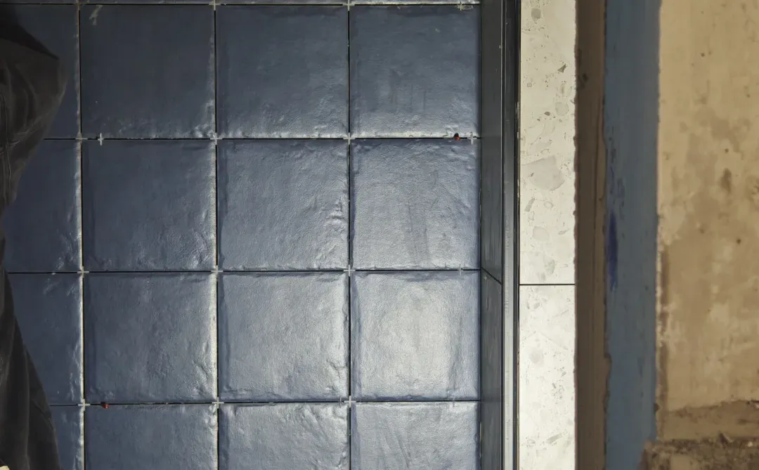 美爆了！柳州滨江郡府｜手工小方砖工地实拍