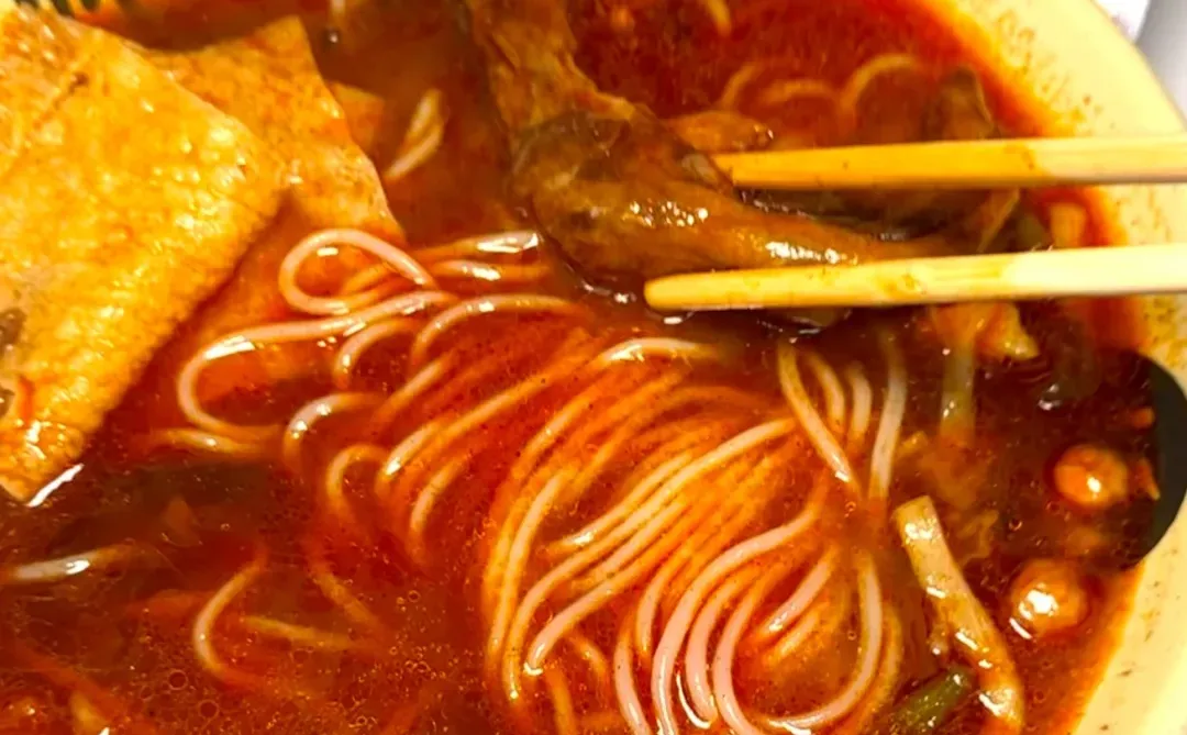 原来柳州袋装螺蛳粉是那么好吃？？！！