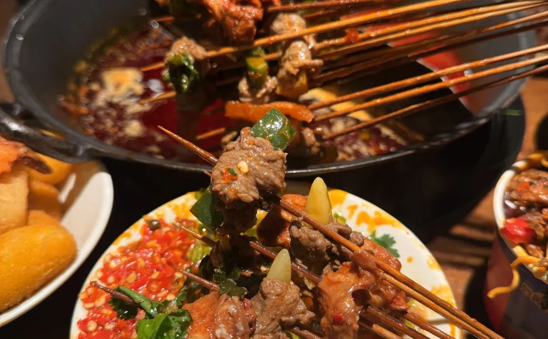 柳州穷鬼全牛串串任吃。。。5分钟吃回本😭😭