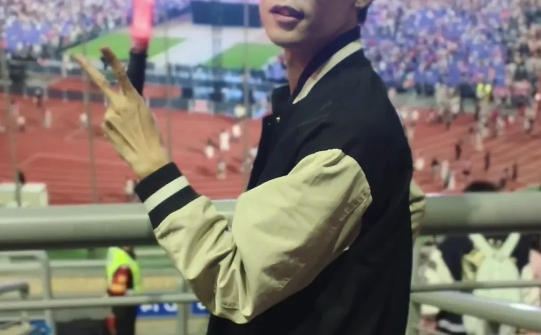 来看汪苏泷啦！南宁罗曼城（找不到男厕版）