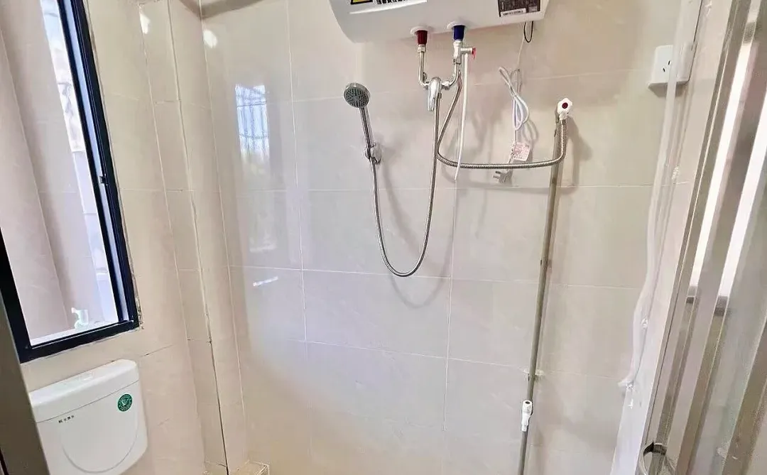 自家单间380/月有人要吗，已空出……