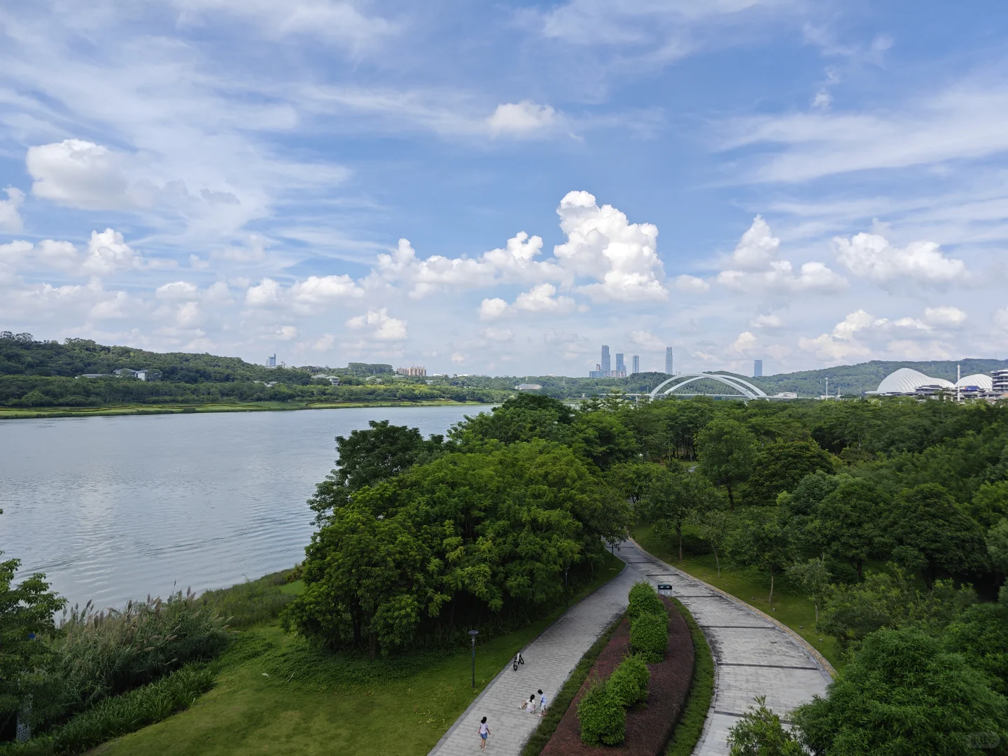 还是最喜欢南宁邕江的这一段江景，安静舒适