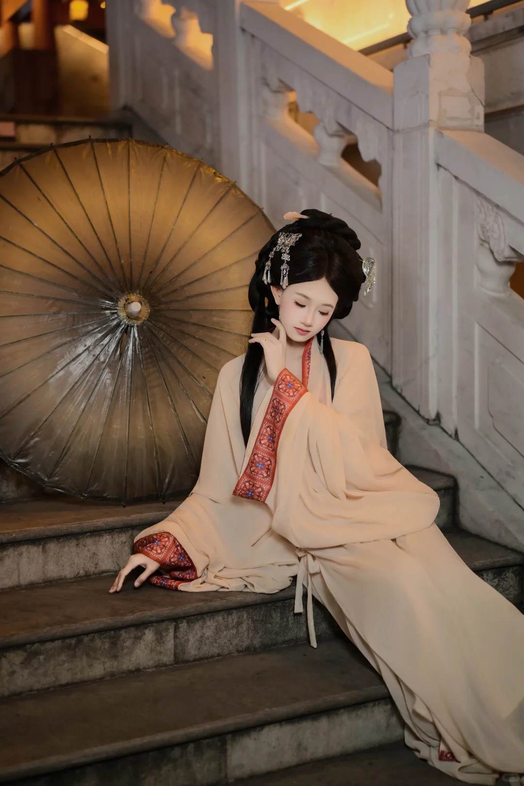 在柳州窑埠古镇拍一套战国袍宿命感十足呀