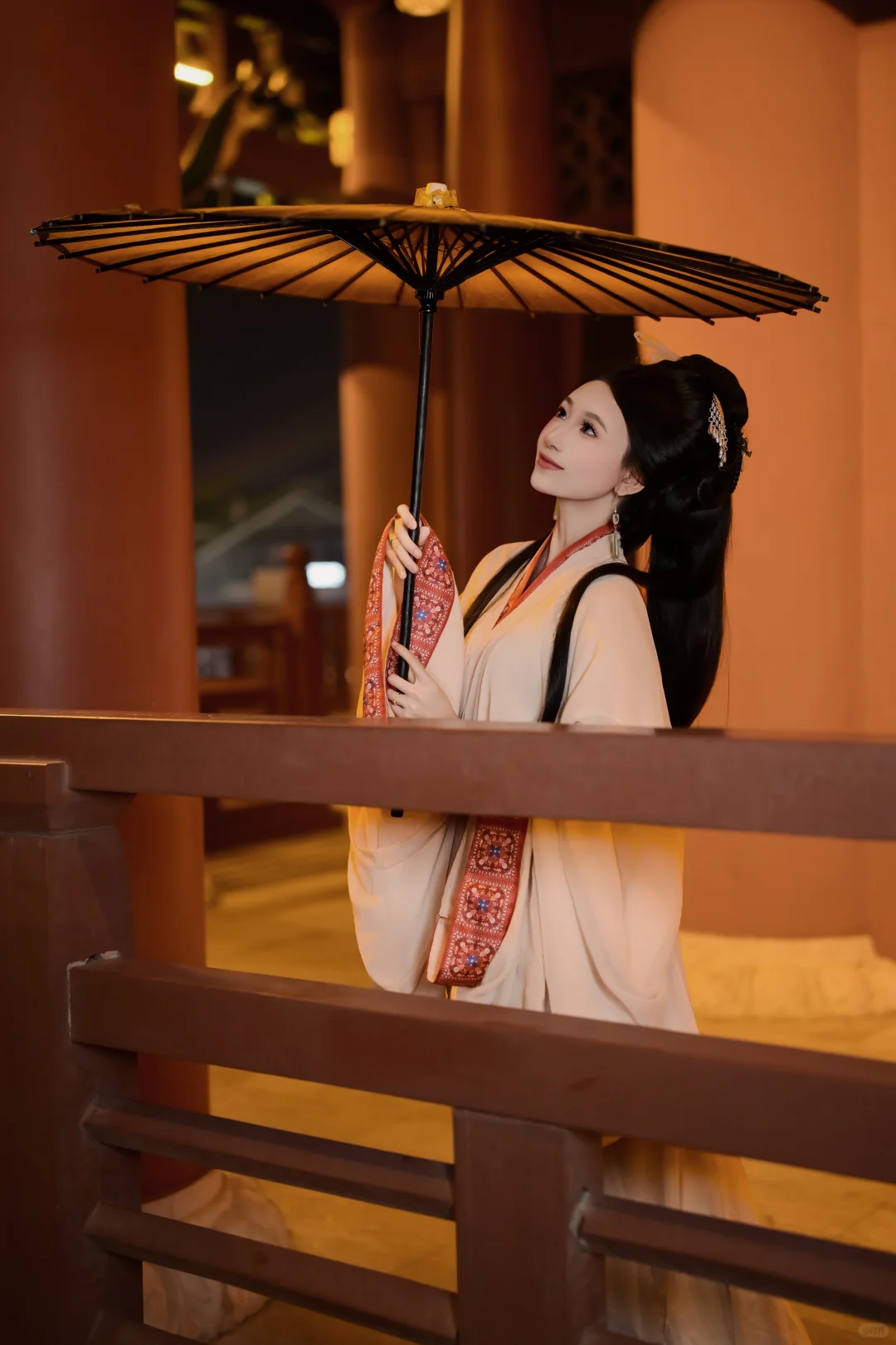 在柳州窑埠古镇拍一套战国袍宿命感十足呀