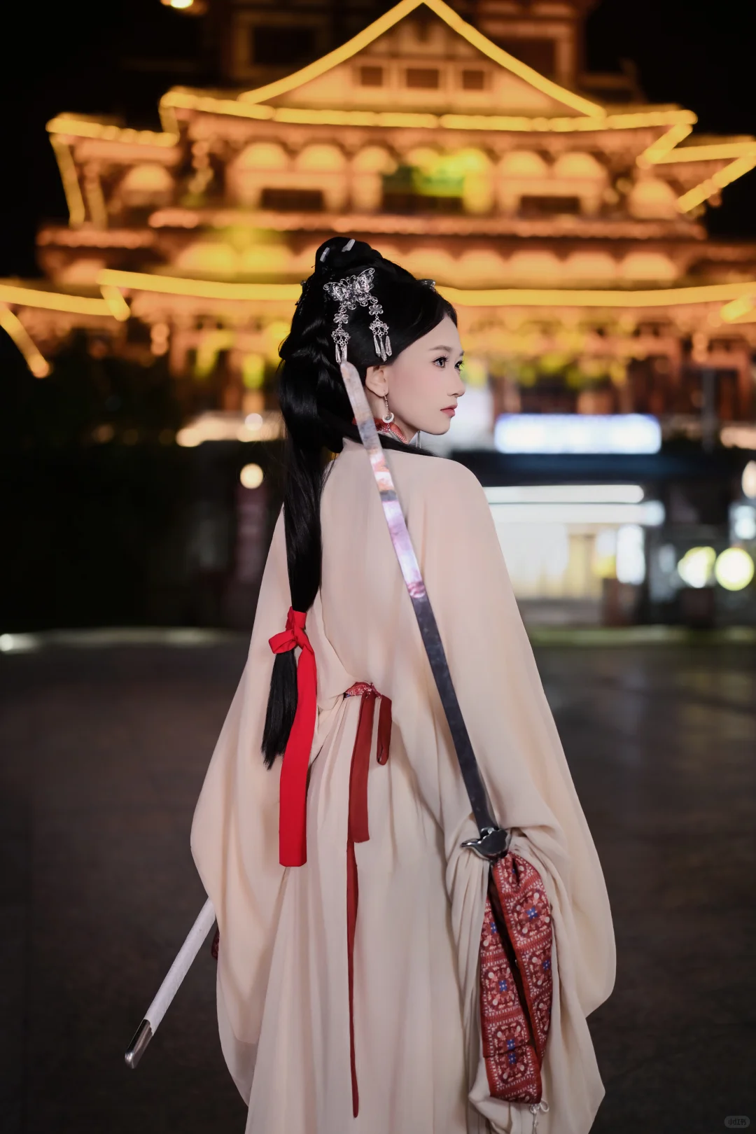 在柳州窑埠古镇拍一套战国袍宿命感十足呀