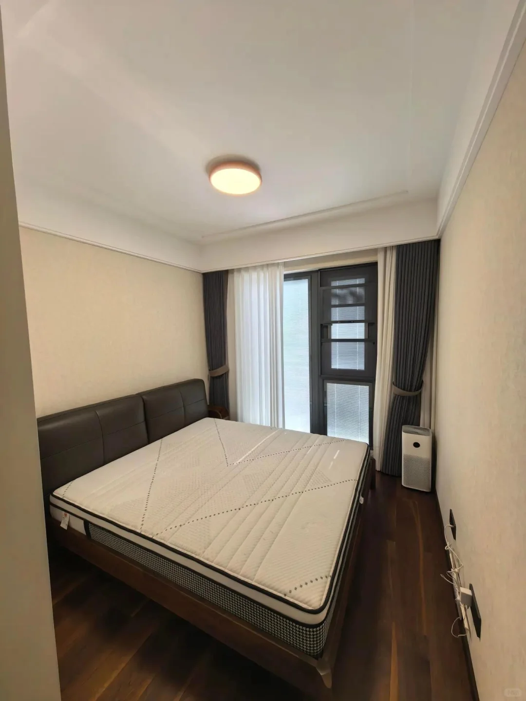 南宁五象万象汇98平3房，总价72万，书包房