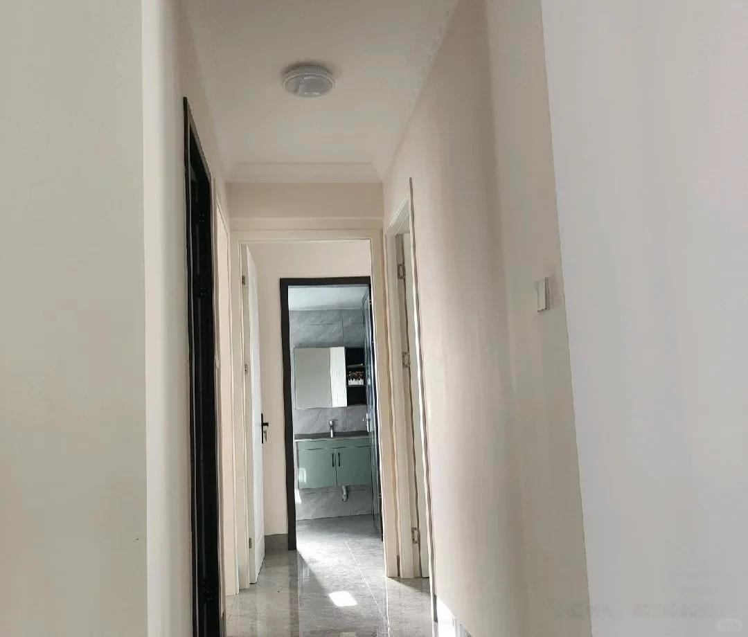 柳州万象城附近静兰湾电梯精装修三房出租