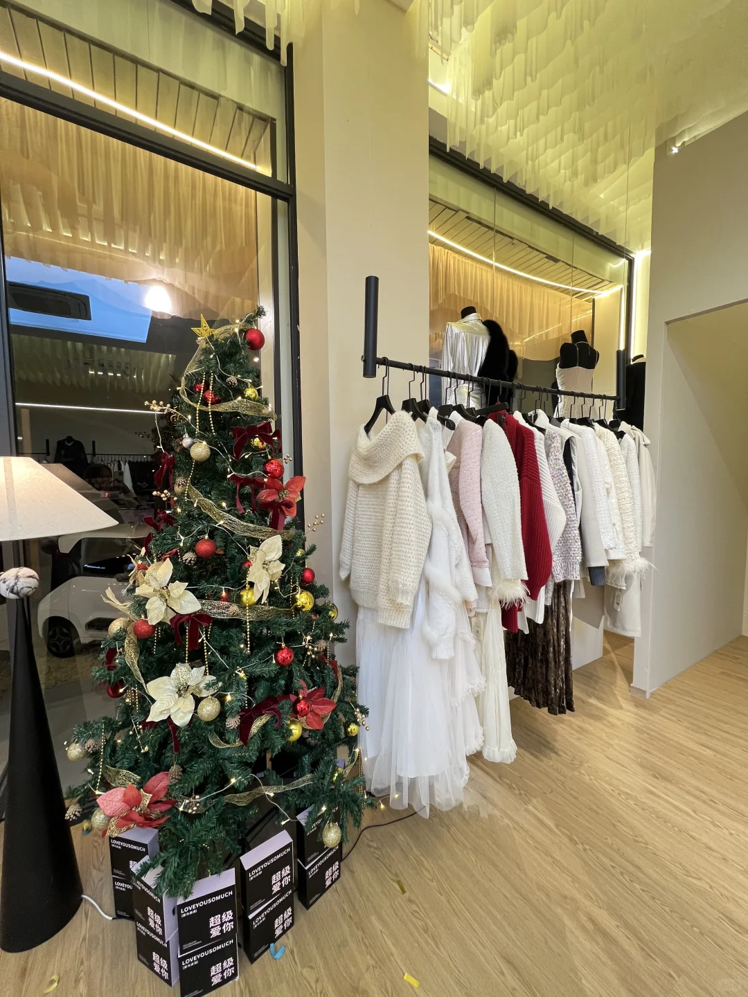 柳州万达新开的女装店，美到我心坎里了✨