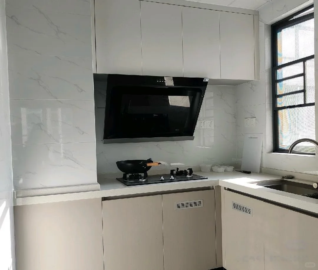 柳州万象城附近静兰湾电梯精装修三房出租