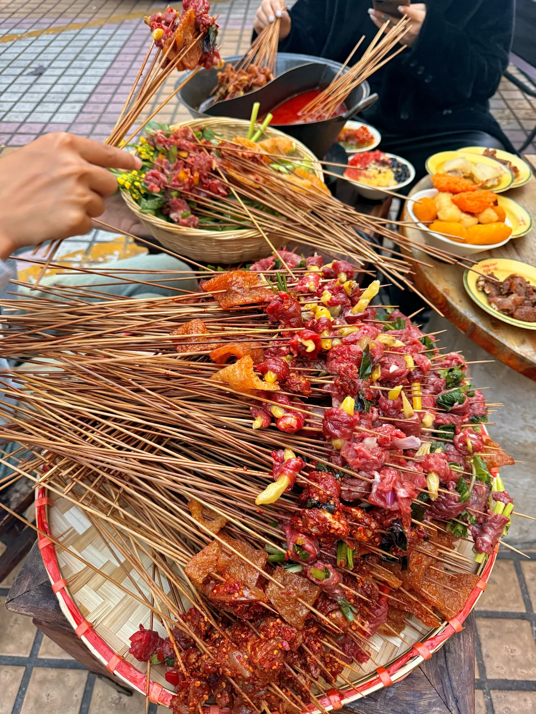 柳州穷鬼全牛串串任吃。。。5分钟吃回本😭😭