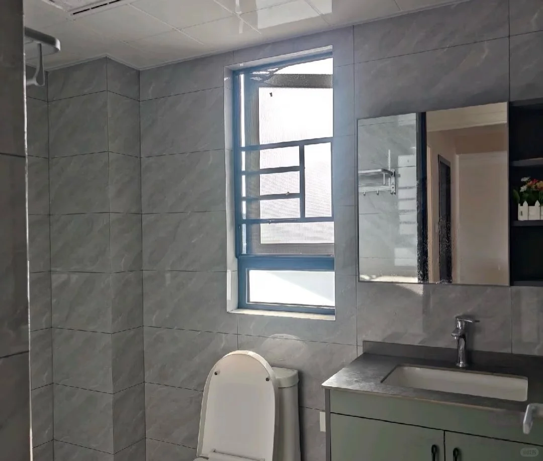 柳州万象城附近静兰湾电梯精装修三房出租