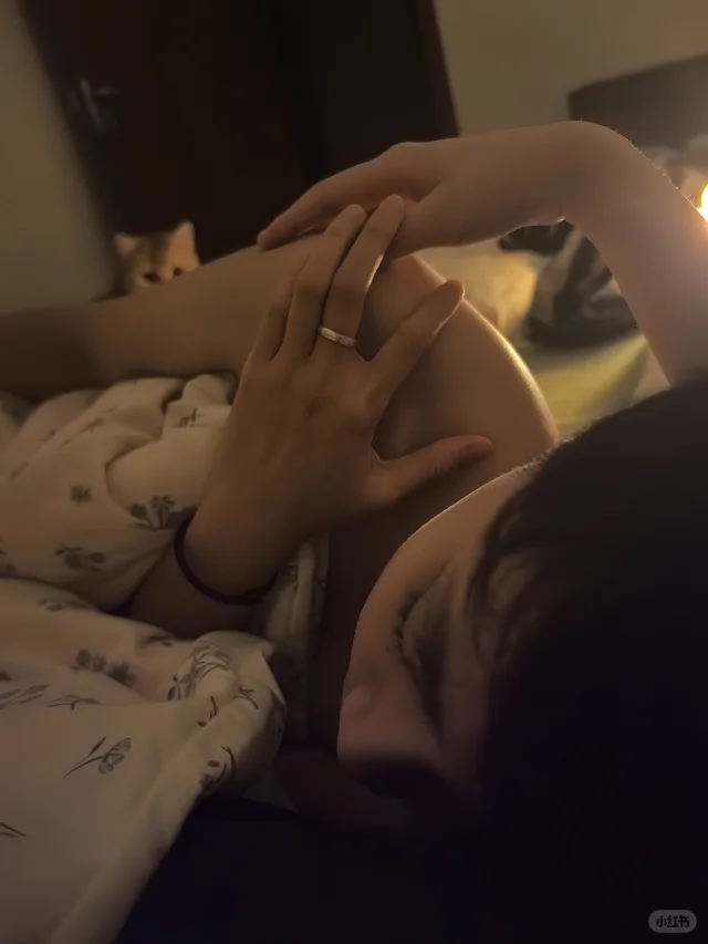 怎么会谁的怀里都有感觉呢！