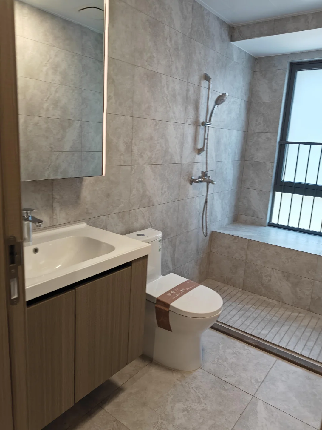 原价52万，现27万，南宁53平小户型，地铁口